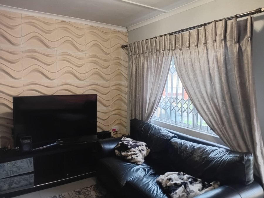 To Let 3 Bedroom Property for Rent in Amalinda Eastern Cape